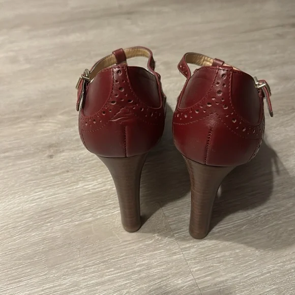 Antonio Melani burgundy high heel Mary Jane’s - Picture 3 of 4